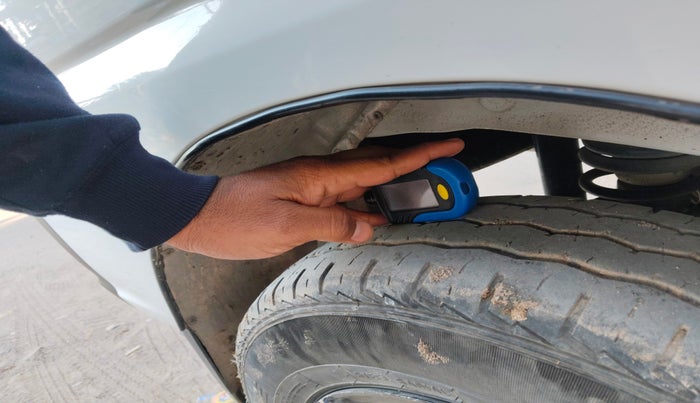 2023 Maruti Eeco 5 STR AC CNG, Petrol, Manual, 65,000 km, tyre