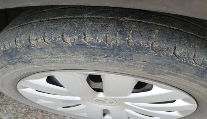 2016 Volkswagen Ameo COMFORTLINE 1.2L, Petrol, Manual, 1,05,711 km, tyre