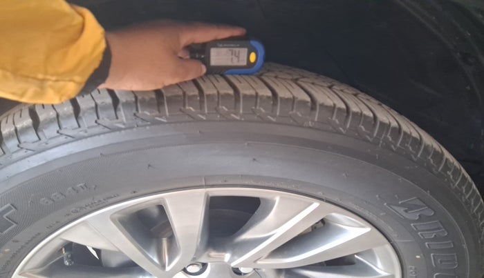 2022 Toyota Fortuner 4X2 MT 2.8 DIESEL, Diesel, Manual, 11,948 km, tyre