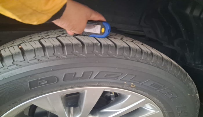 2022 Toyota Fortuner 4X2 MT 2.8 DIESEL, Diesel, Manual, 11,948 km, tyre