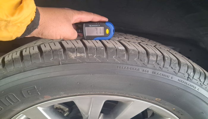 2022 Toyota Fortuner 4X2 MT 2.8 DIESEL, Diesel, Manual, 11,948 km, tyre