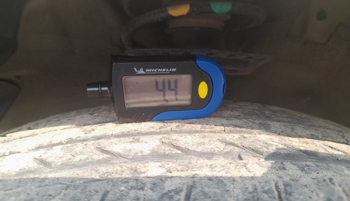 2012 Hyundai i20 MAGNA 1.2, Petrol, Manual, 1,35,894 km, tyre