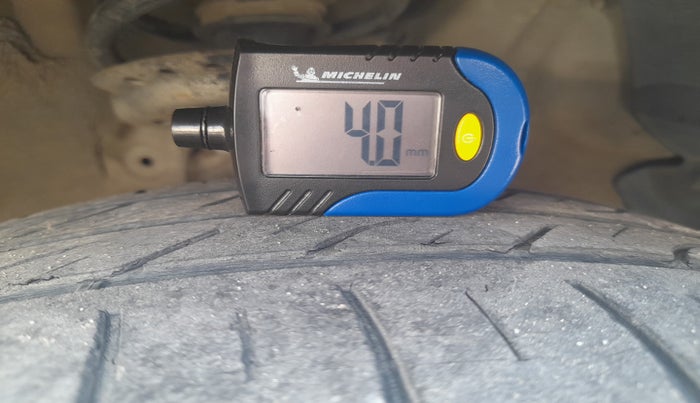 2012 Hyundai i20 MAGNA 1.2, Petrol, Manual, 1,35,894 km, tyre