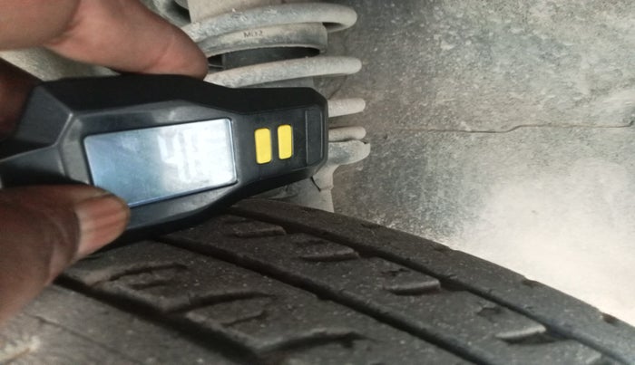 2011 Maruti Zen Estilo VXI, Petrol, Manual, 85,219 km, tyre