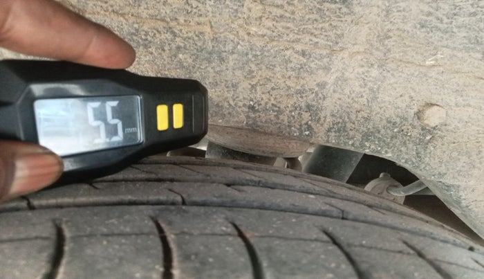 2011 Maruti Zen Estilo VXI, Petrol, Manual, 85,219 km, tyre