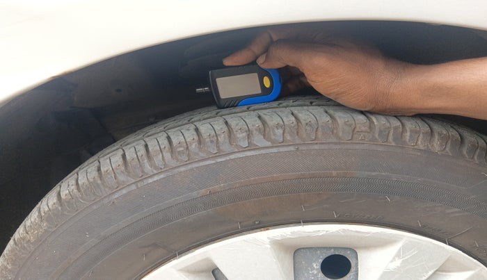 2013 Maruti Swift Dzire VXI AT, Petrol, Automatic, 1,29,253 km, tyre