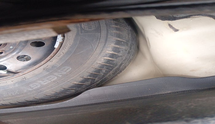 2013 Maruti Swift Dzire VXI AT, Petrol, Automatic, 1,29,253 km, tyre