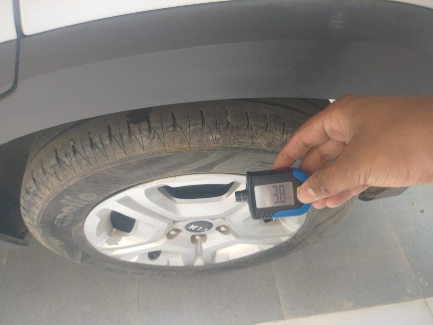 2020 KIA SONET HTX 1.0 IMT, Petrol, Manual, 35,418 km, tyre