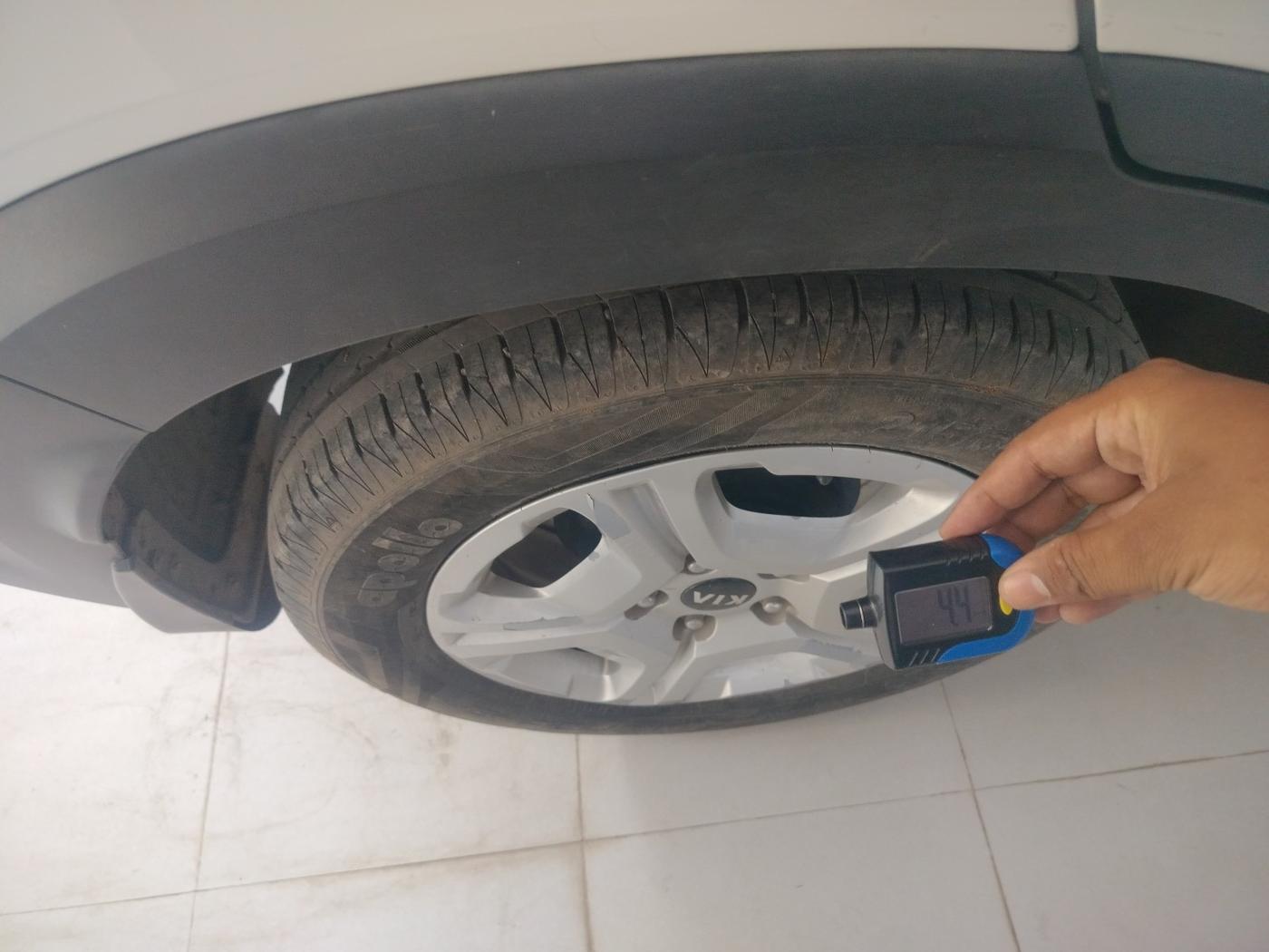 2020 KIA SONET HTX 1.0 IMT, Petrol, Manual, 35,418 km, tyre