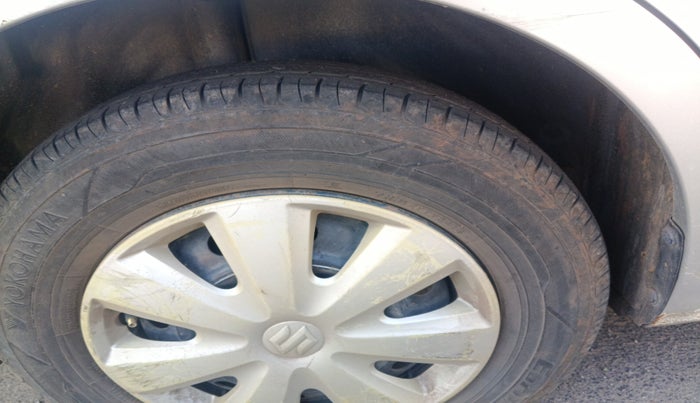 2011 Maruti Swift Dzire VXI, Petrol, Manual, 1,11,095 km, tyre