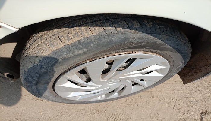 2017 Renault Lodgy 85 PS RXE 8 STR, Diesel, Manual, 1,49,581 km, tyre