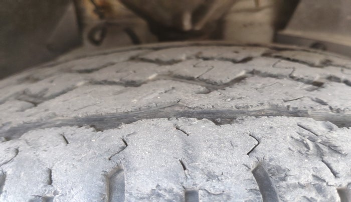 2012 Mahindra XUV500 W8, Diesel, Manual, 1,59,288 km, tyre