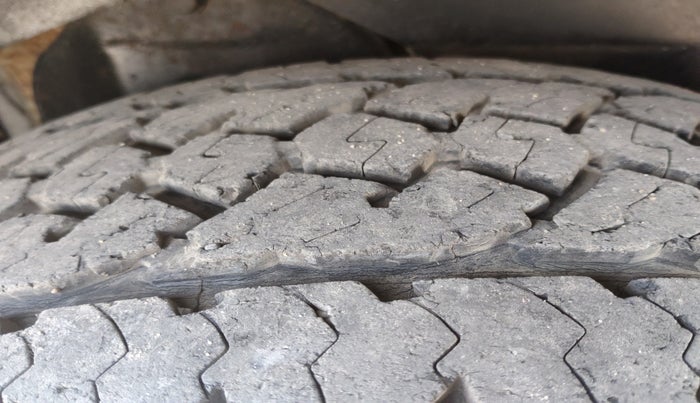 2012 Mahindra XUV500 W8, Diesel, Manual, 1,59,288 km, tyre