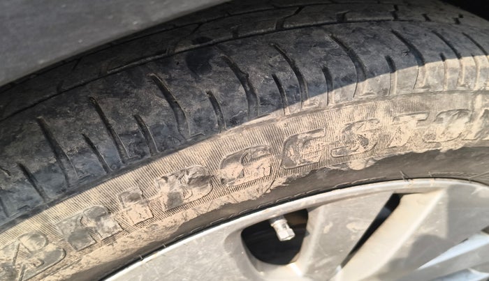 2015 Maruti S Cross ALPHA 1.6, Diesel, Manual, 1,01,601 km, tyre