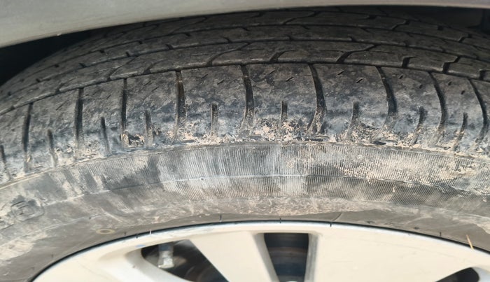 2015 Maruti S Cross ALPHA 1.6, Diesel, Manual, 1,01,601 km, tyre