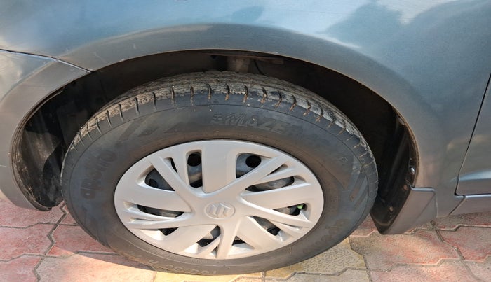 2011 Maruti Swift VXI, Petrol, Manual, 1,73,292 km, tyre