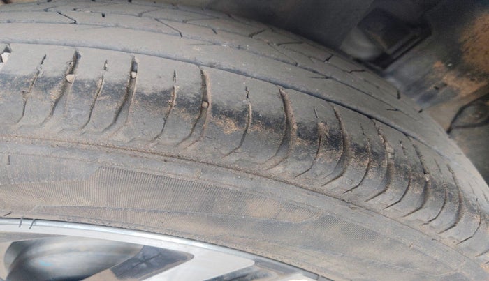 2023 Hyundai NEW I20 ASTA (O) 1.2 IVT, Petrol, Automatic, 29,915 km, tyre