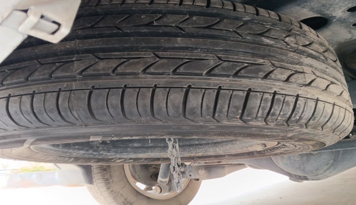 2022 Toyota Innova Crysta 2.7 VX 7 STR, Petrol, Manual, 43,556 km, tyre