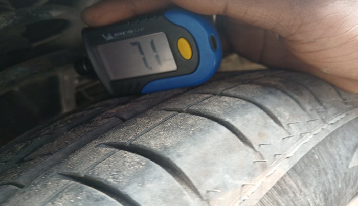 2011 Hyundai i10 MAGNA 1.2, Petrol, Manual, 82,608 km, tyre