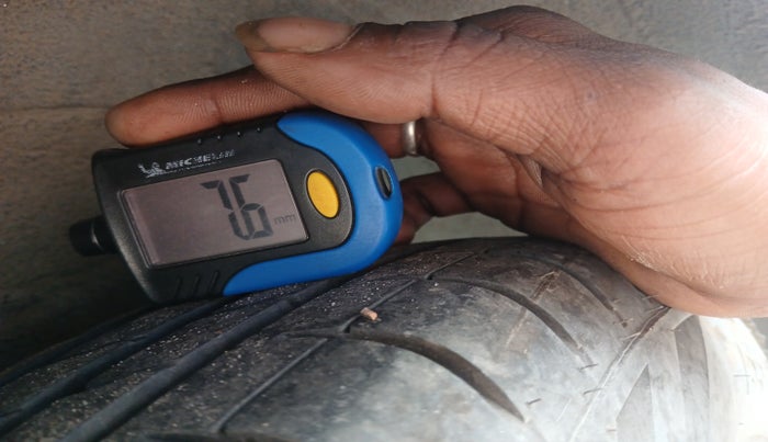 2011 Hyundai i10 MAGNA 1.2, Petrol, Manual, 82,608 km, tyre