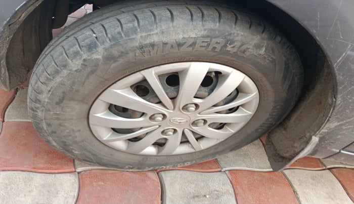 2015 Hyundai i10 SPORTZ 1.1, Petrol, Manual, 97,508 km, tyre