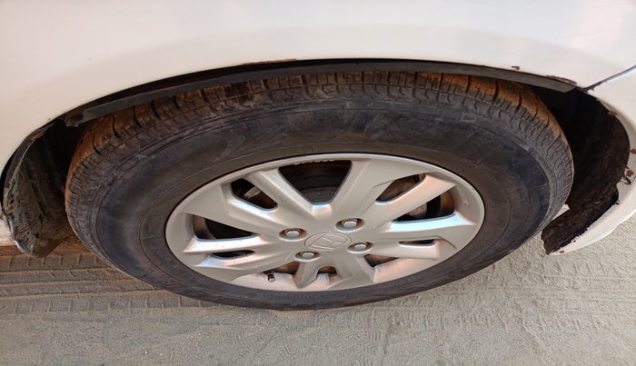 2015 Honda Amaze 1.5L I-DTEC S, Diesel, Manual, 1,54,054 km, tyre