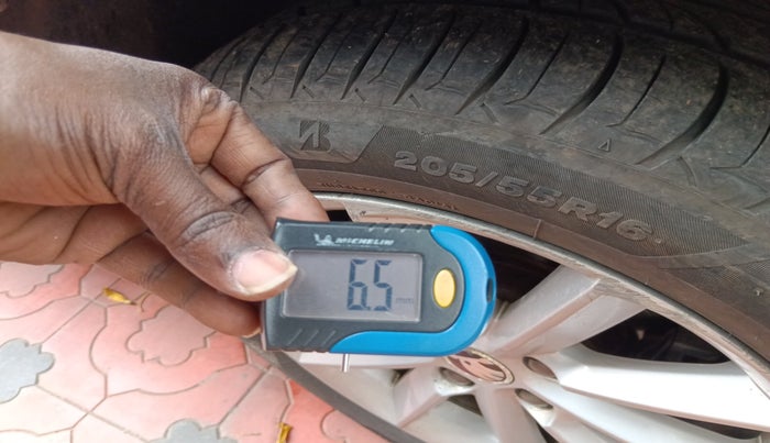 2015 Skoda Superb ELEGANCE 1.8 TSI MT, Petrol, Manual, 1,56,889 km, tyre