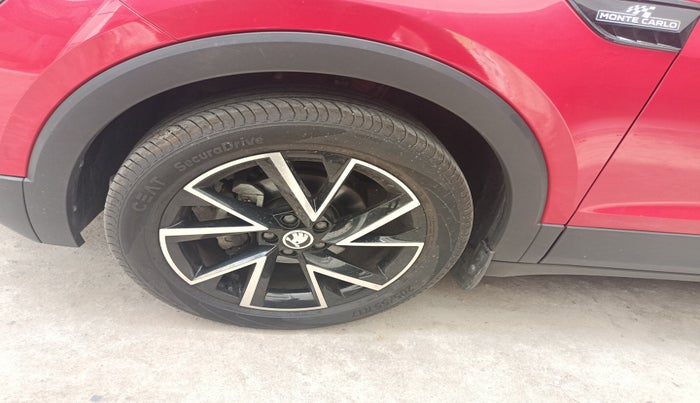 2023 Skoda KUSHAQ MONTE CARLO 1.0L TSI AT, Petrol, Automatic, 7,260 km, tyre