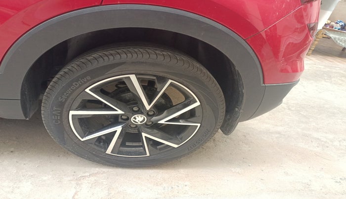 2023 Skoda KUSHAQ MONTE CARLO 1.0L TSI AT, Petrol, Automatic, 7,260 km, tyre