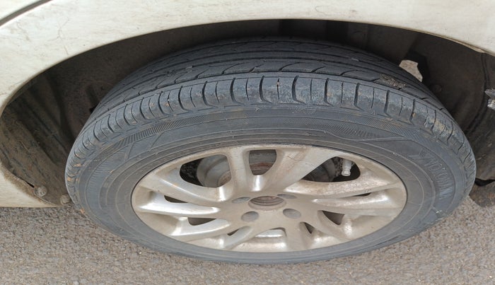 2014 Maruti Swift Dzire VDI, Diesel, Manual, 2,29,869 km, tyre