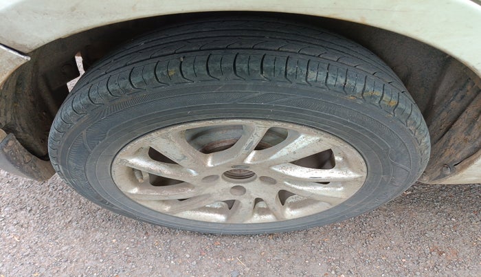 2014 Maruti Swift Dzire VDI, Diesel, Manual, 2,29,869 km, tyre