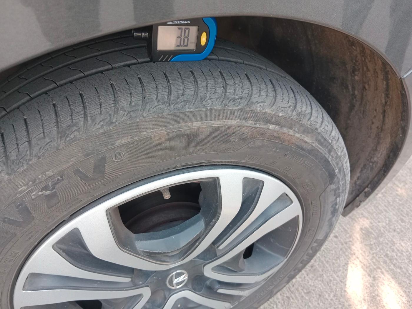 2022 Tata TIGOR XZ PLUS CNG, Petrol, Manual, 39,116 km, tyre