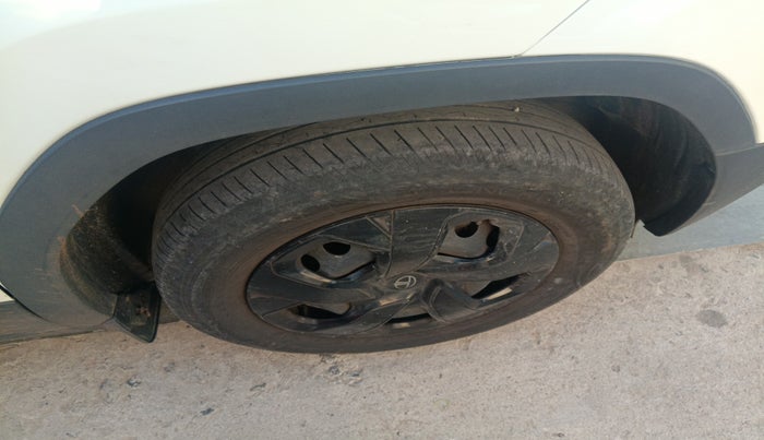 2024 Tata PUNCH ADVENTURE RHYTHM CNG MT, Petrol, Manual, 29,661 km, tyre