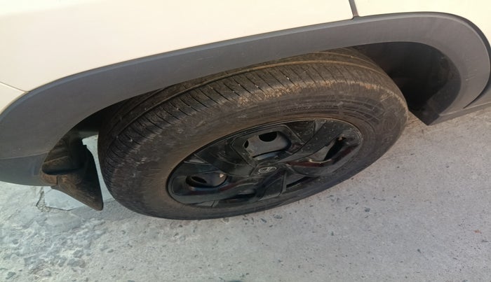 2024 Tata PUNCH ADVENTURE RHYTHM CNG MT, Petrol, Manual, 29,661 km, tyre