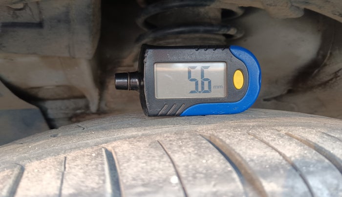 2013 Renault Scala RXL DIESEL, Diesel, Manual, 1,14,756 km, tyre