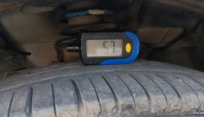 2013 Renault Scala RXL DIESEL, Diesel, Manual, 1,14,756 km, tyre