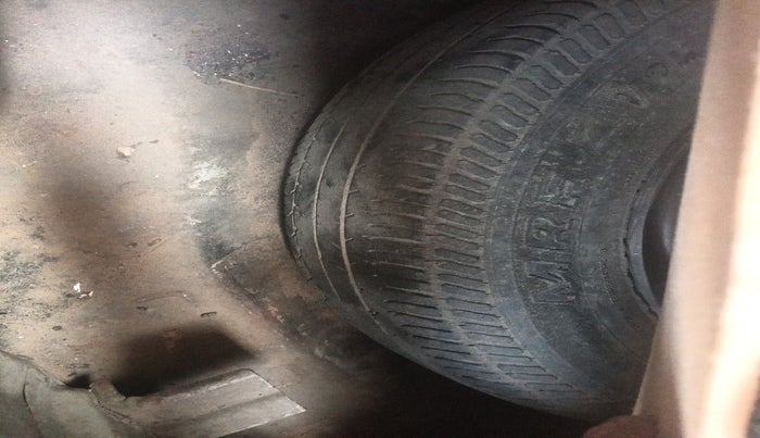 2011 Maruti Swift Dzire VXI, Petrol, Manual, 1,30,200 km, tyre