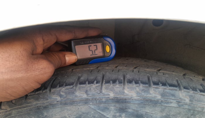 2018 Hyundai Xcent E+, Petrol, Manual, 1,28,313 km, tyre