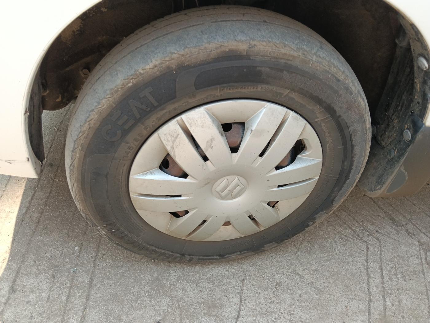 2020 Maruti Alto LXI CNG, Petrol, Manual, 67,867 km, tyre