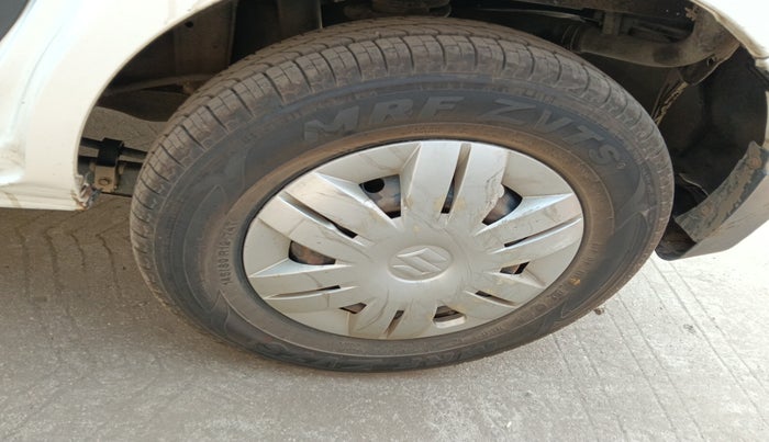 2020 Maruti Alto LXI CNG, Petrol, Manual, 67,867 km, tyre