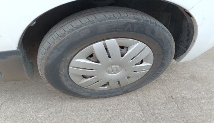 2020 Maruti Alto LXI CNG, Petrol, Manual, 67,867 km, tyre