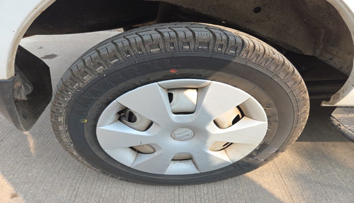 2018 Maruti Eeco 5 STR WITH A/C+HTR, Petrol, Manual, 83,358 km, tyre