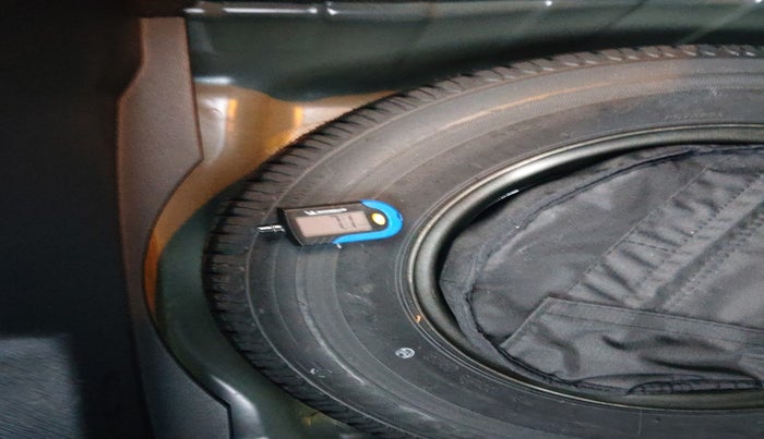 2023 Tata ALTROZ XZ + SUNROOF, Petrol, Manual, 37,782 km, tyre