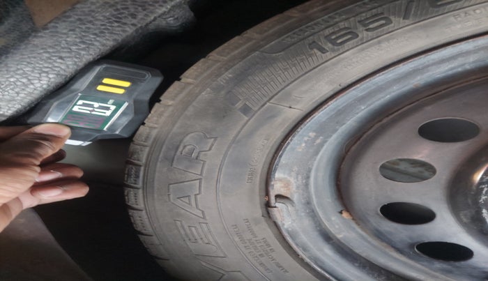 2011 Maruti Wagon R 1.0 VXI, Petrol, Manual, 1,02,867 km, tyre