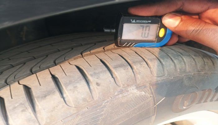 2021 Audi A4 40 TFSI TECHNOLOGY, Petrol, Automatic, 75,039 km, tyre