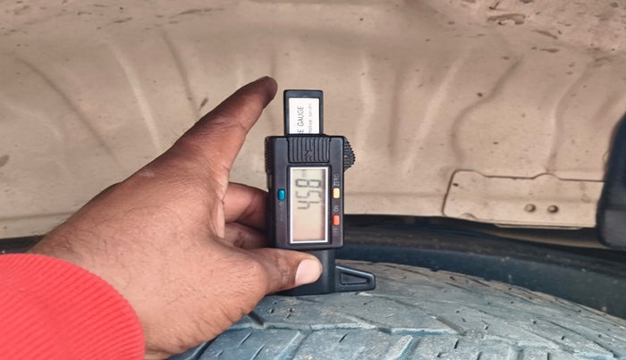 2015 Toyota Fortuner 3.0 4X2 MT, Diesel, Manual, 1,69,705 km, tyre