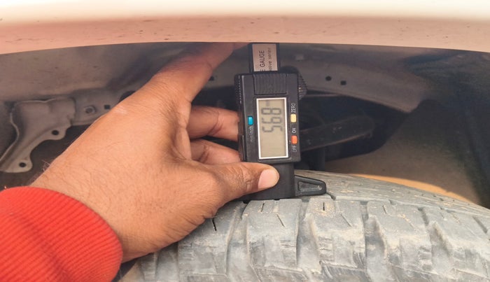 2015 Toyota Fortuner 3.0 4X2 MT, Diesel, Manual, 1,69,705 km, tyre