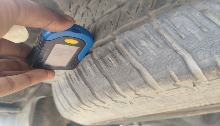 2017 Toyota Fortuner 2.8 4X4 MT, Diesel, Manual, 2,14,422 km, tyre