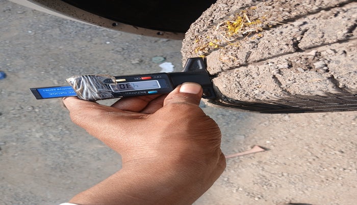 2016 Maruti Swift Dzire VDI ABS, Diesel, Manual, 2,66,885 km, tyre