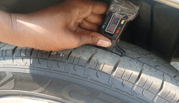 2016 Maruti Swift Dzire VDI ABS, Diesel, Manual, 2,66,885 km, tyre